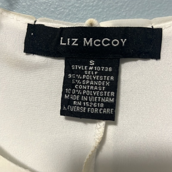 White tank top with necklace - Picture 3 of 4